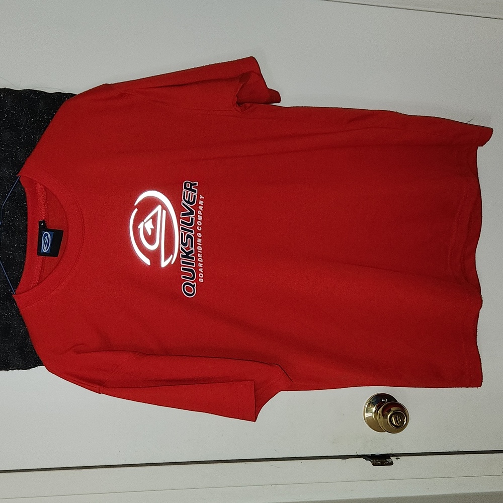 Quicksilver Skateboard Red Reflective Spellout Logo T-Shirt Vintage Y2K RARE
